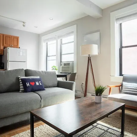 1 Bedroom In Heart Of Theater District Walk Anywhere